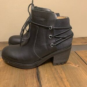 Women's Black Ankle Boots CAT size 6